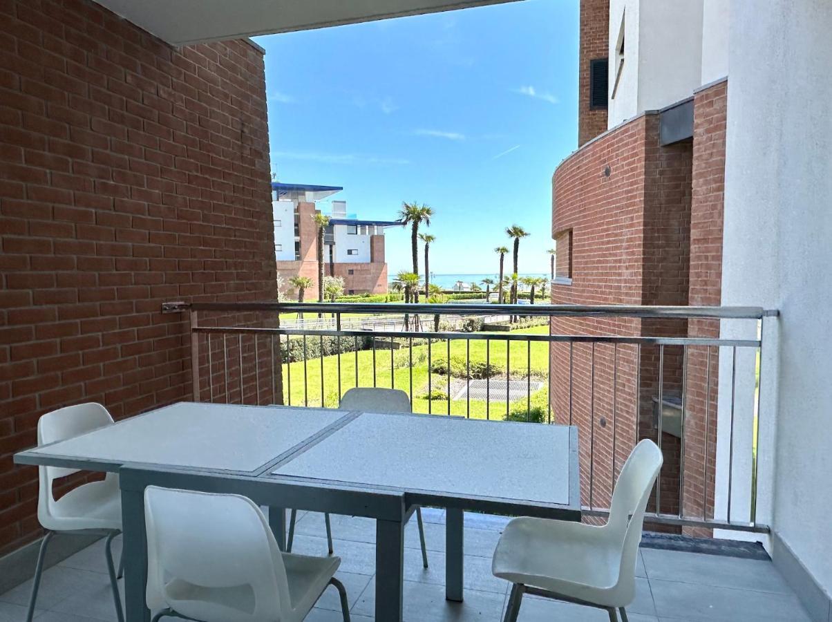 Frontemar Residenze Sul Mare - Carraro Immobiliare Jesolo - Family Apartments Exterior photo