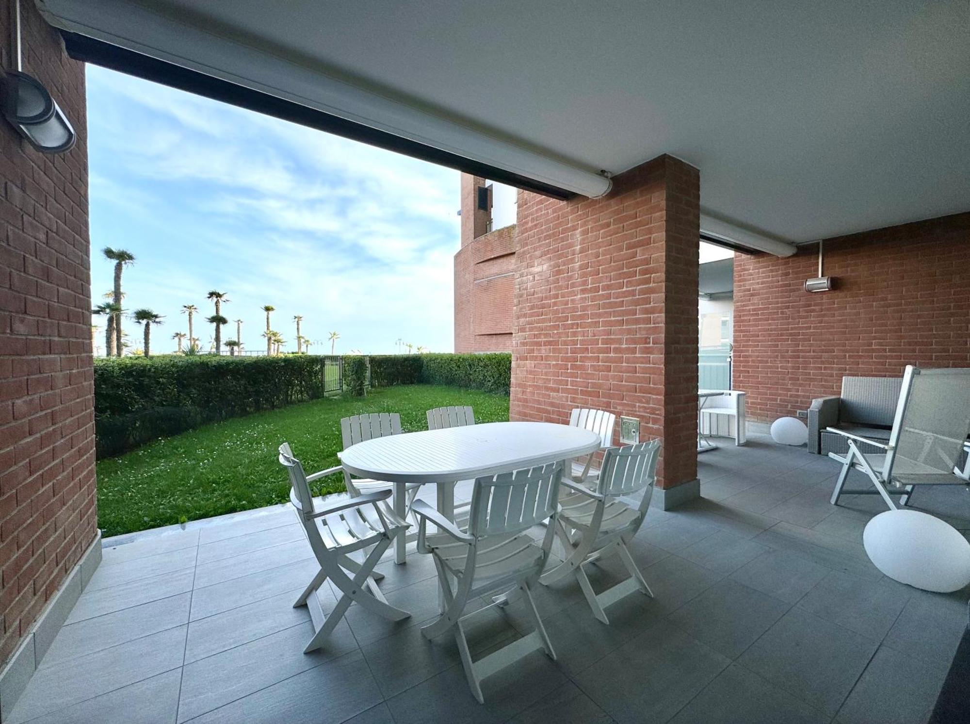 Frontemar Residenze Sul Mare - Carraro Immobiliare Jesolo - Family Apartments Exterior photo